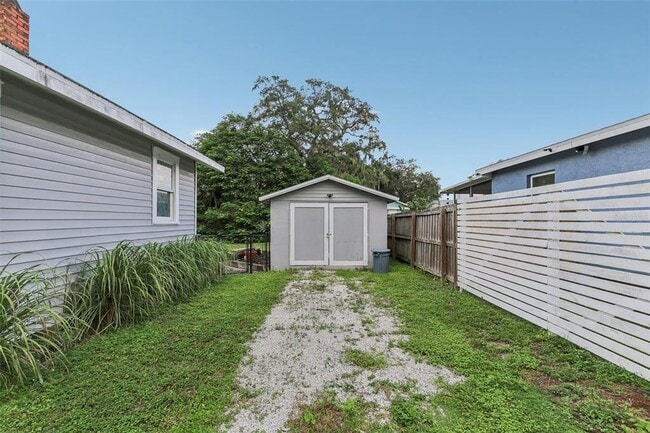 Building Photo - 1206 E Frierson Ave