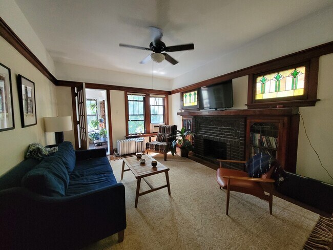 Foto del edificio - 4422 N Greenview Ave
