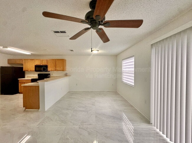 Building Photo - 5081 Kingscrest Ln