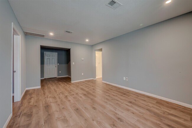 Foto del edificio - 6823 Goforth St