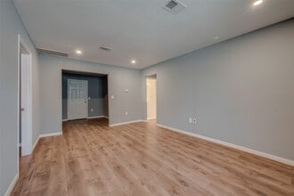 Building Photo - 6823 Goforth St