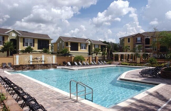 Foto del edificio - 10125 Courtney Palms Blvd