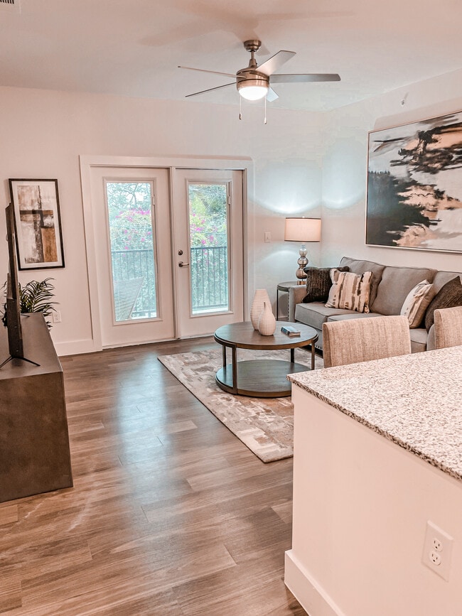 Building Photo - Avanti Legacy Valor Heights