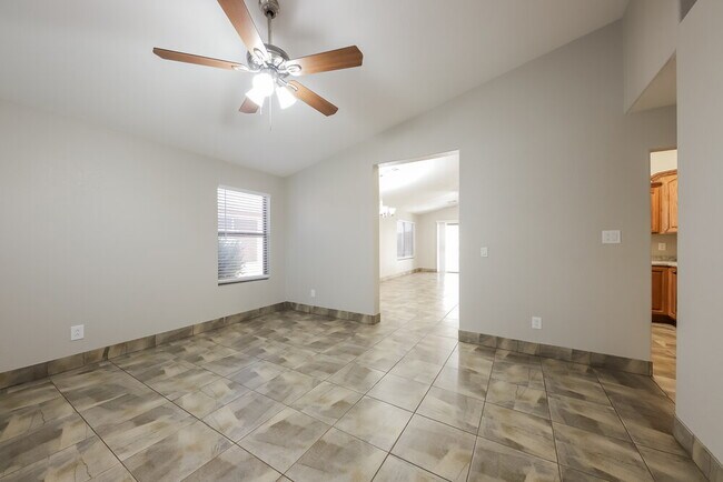 Foto del edificio - 8560 W Eva St