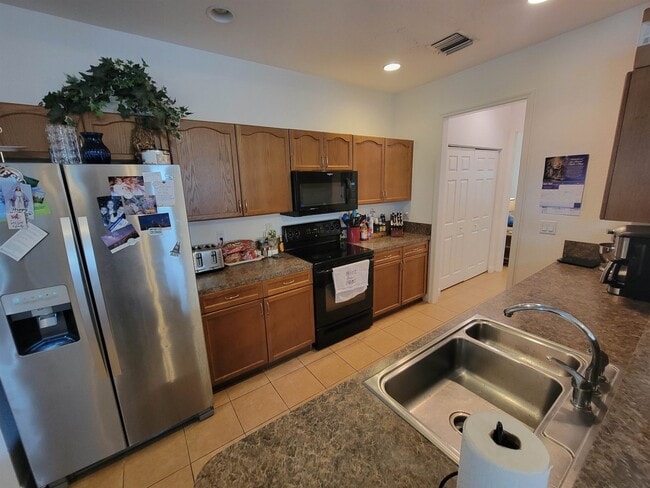 Foto del edificio - 3289 Thoreau Ave