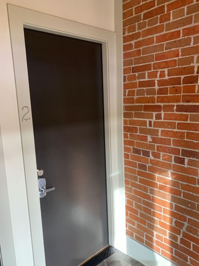 Foto del edificio - Newly renovated Victorian Townhome located on a quiet street in Curtis Park/RiNo