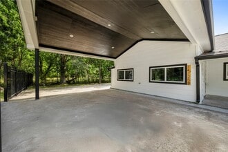 Building Photo - 14125 Norway St