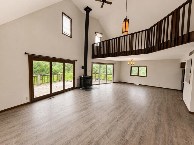 Foto del edificio - 4284 State Rd J