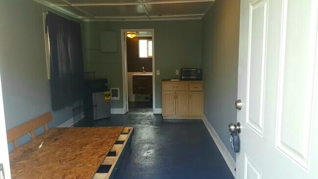 Building Photo - 5217 Unit B