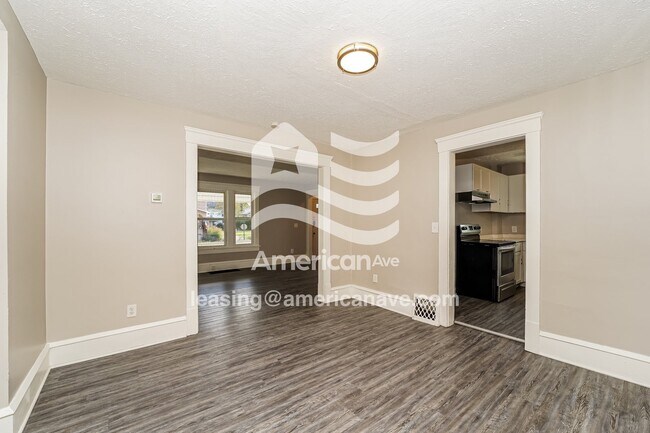 Foto del edificio - 1247 Hoover Pl NW