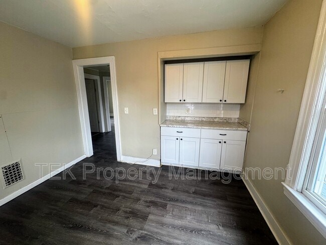 Foto del edificio - 128 Roslyn St