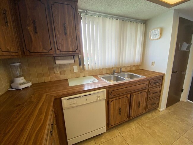 Building Photo - 9940 Eagles Point Cir