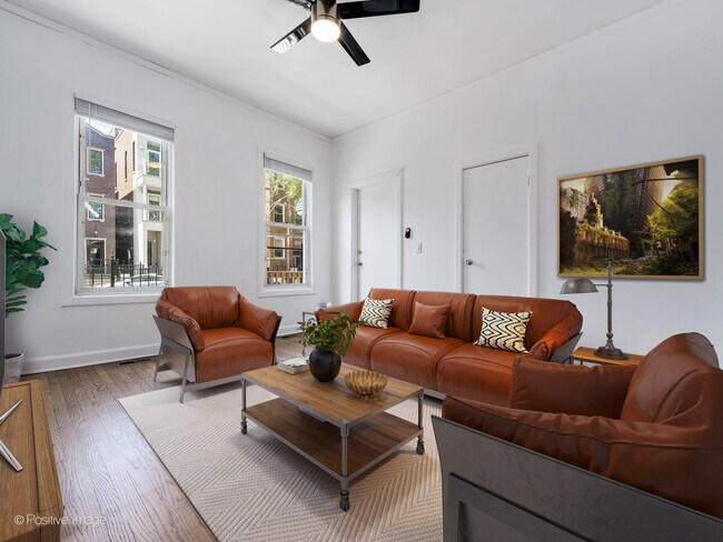 Foto del edificio - 1075 N Marshfield Ave