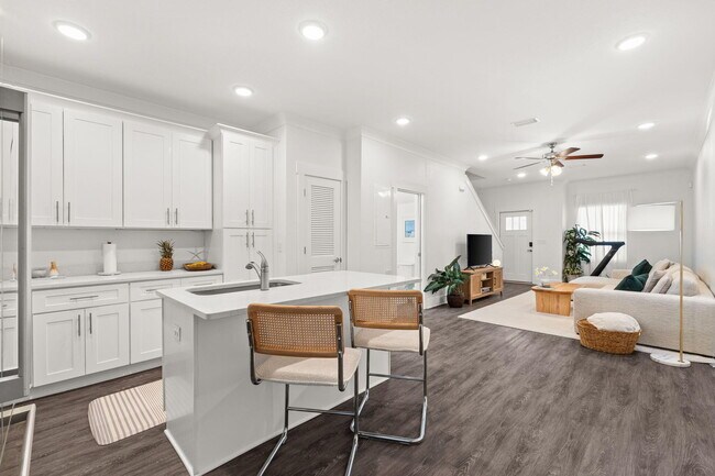 Building Photo - 338 N Sand Palm Rd