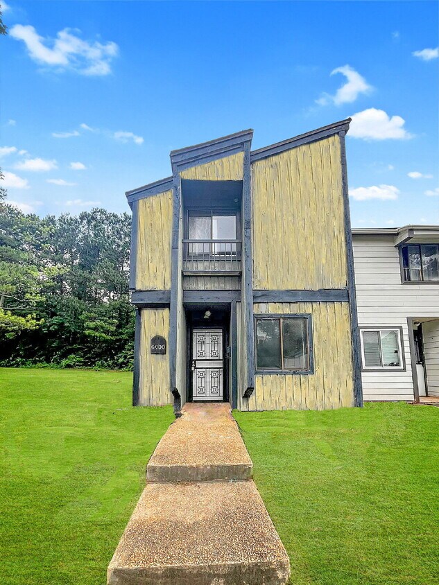 Primary Photo - 6000 Regent Manor