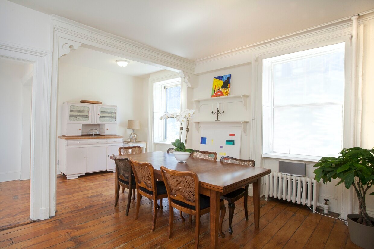 Building Photo - 31 Stuyvesant St