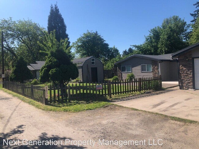 Building Photo - 3 br, 2 bath House - 3633 E. 18th Ave.