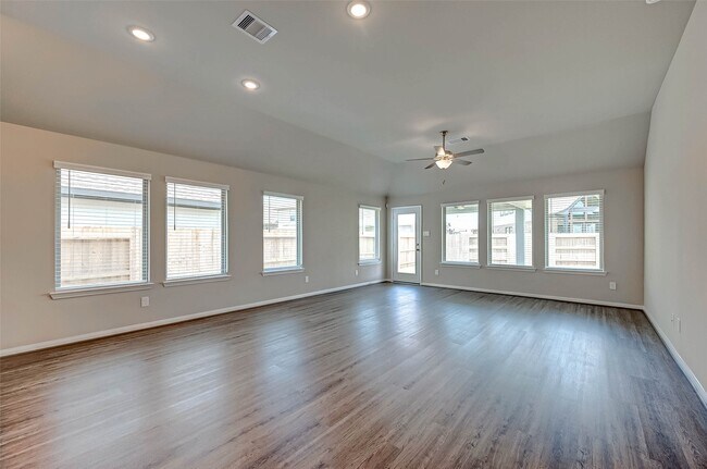 Foto del edificio - 24010 Barnett Overlook