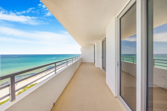 Building Photo - 5555 Collins Ave