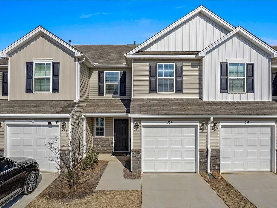 Family Friendly 3 Bedroom Townhome in Pendleton - Family Friendly 3 Bedroom Townhome in Pendleton