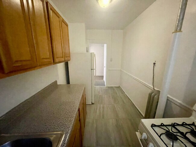 Building Photo - 2511 Cruger Ave