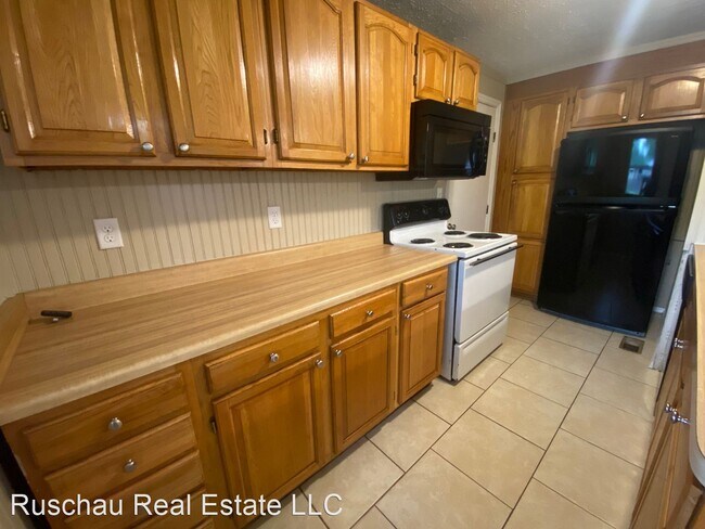 Building Photo - 2 br, 1 bath House - 8207 Mt Mansfield