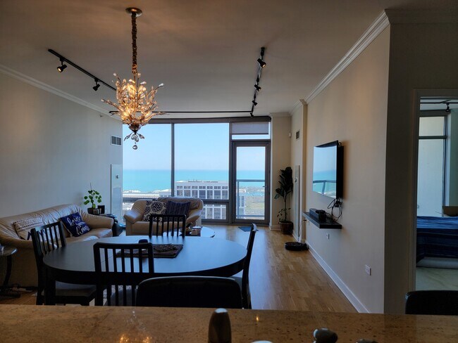 Building Photo - 100 E 14th St