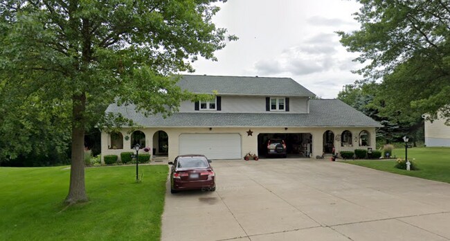 Front of duplex - 3951 Lake Vista Rd