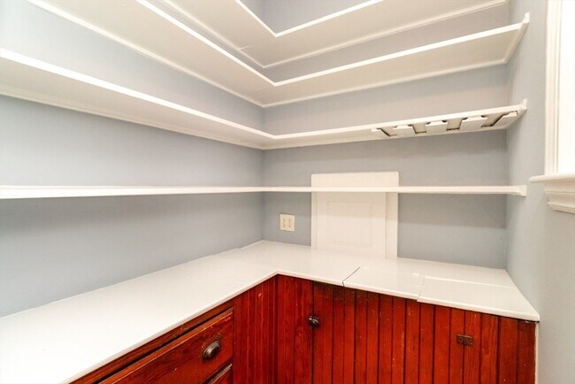 Foto del edificio - 12 Pond St