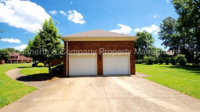 Foto del edificio - 2800 Trelawny Dr
