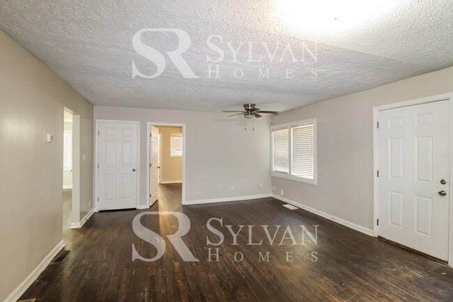 Foto del edificio - The living is easy in this 3 bedroom, 2 ba...