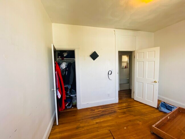 Foto del edificio - 86 Glenville Ave