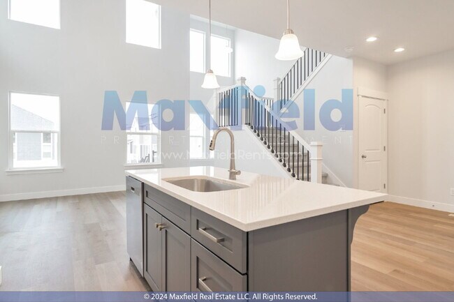 Foto del edificio - END UNIT - EV Ready - 3BD 2.5 BA 2GA