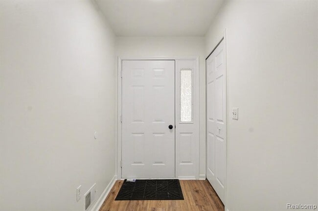 Foto del edificio - 21864 Laurel St