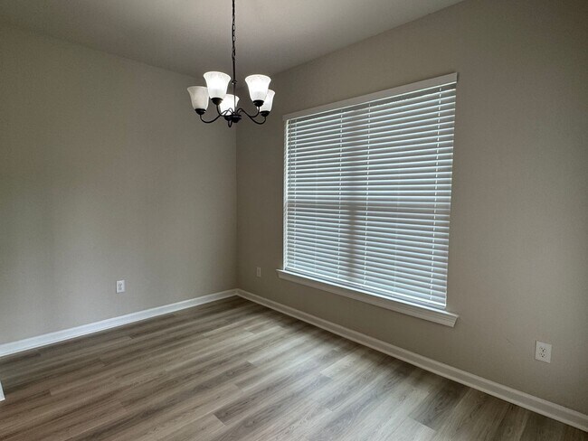 Foto del edificio - Like New - Home for Rent in Denham Springs