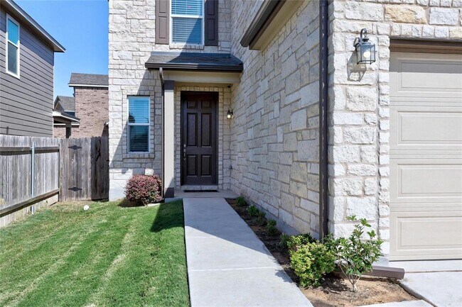 Building Photo - 402 Lynwood Gold Wy
