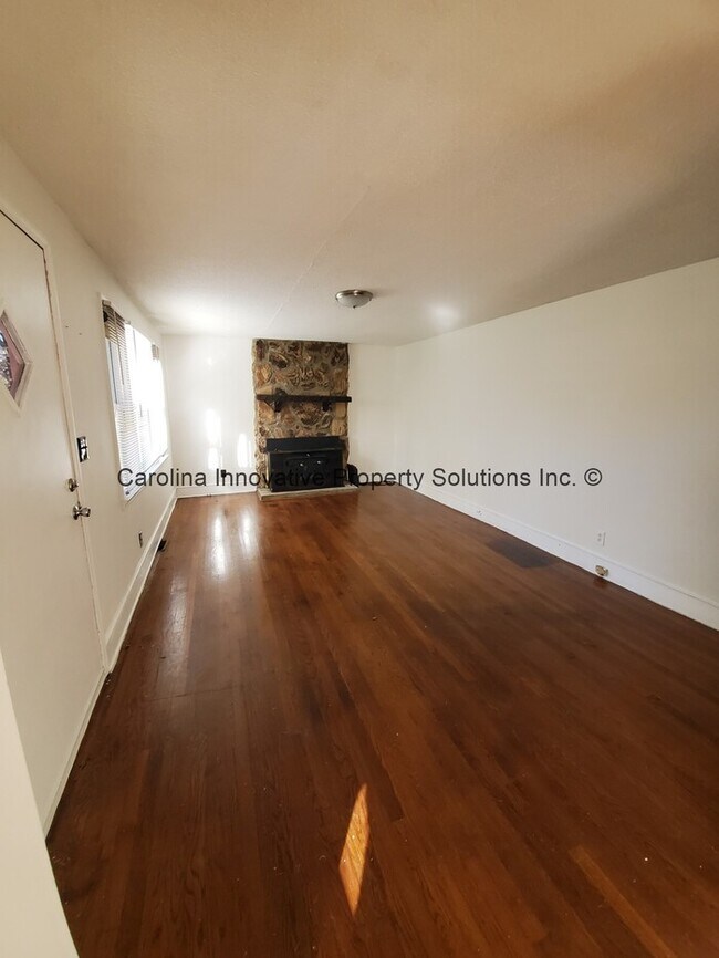 Building Photo - 2509 Park Ln