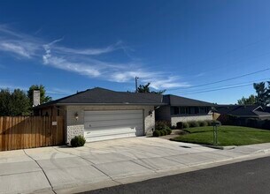 Building Photo - 3401 Norman Dr