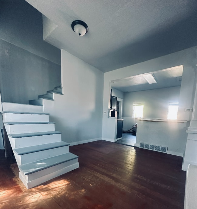 Building Photo - 217 3rd St W