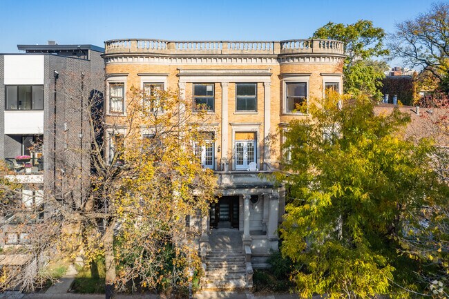 Foto del edificio - 662 W Wellington Ave