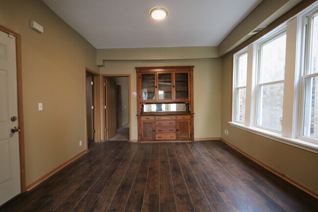 Building Photo - 7043 S Carpenter St