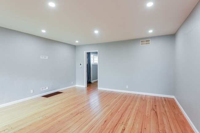 Photo - Beautiful 3 Bedroom Home In Millsmont!