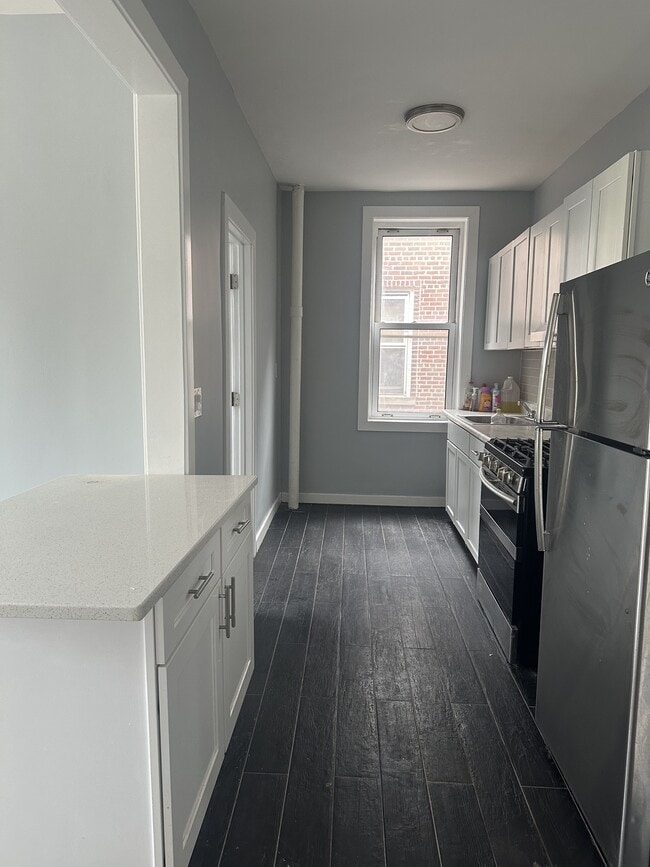 Photo - 154 Radford St House