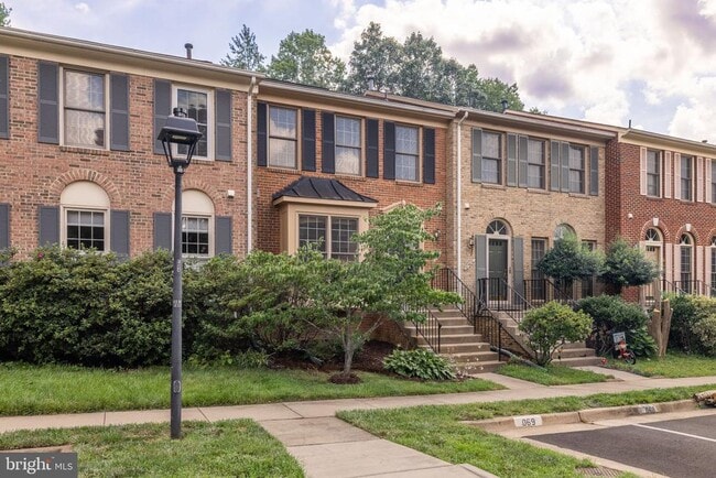 Building Photo - 6268 Walkers Croft Way