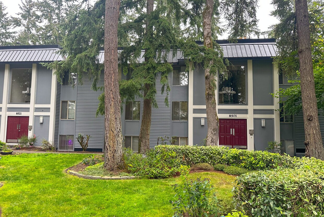 Primary Photo - 8501 Zircon Dr SW
