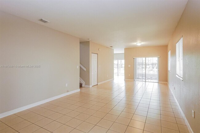 Foto del edificio - 3326 NE 3rd Dr