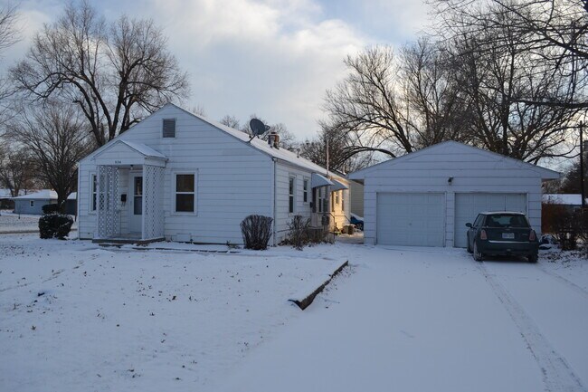 Building Photo - Garfield/6th Duplex