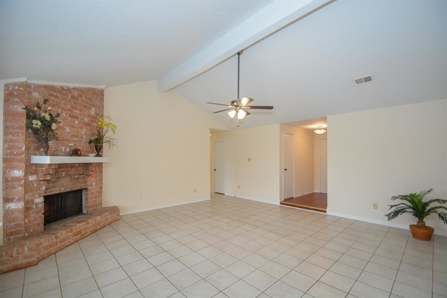 Building Photo - 16310 Bird Dog Ct