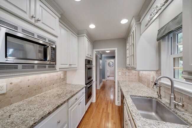 Foto del edificio - 3982 Brunswick Ave S