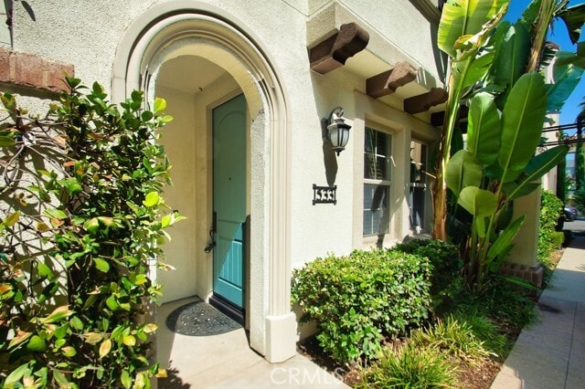 Building Photo - 533 S Casita St